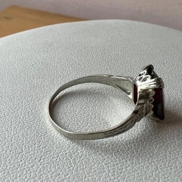 OSTBY BARTON ANTIQUE ART DECO 14K WHITE GOLD EMERALD CUT GARNET RING HALLMARKED